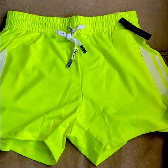 Pants - Highlight shorts